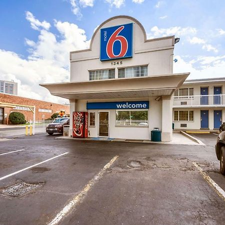 Motel 6-Washington, Dc - Convention Center Bagian luar foto