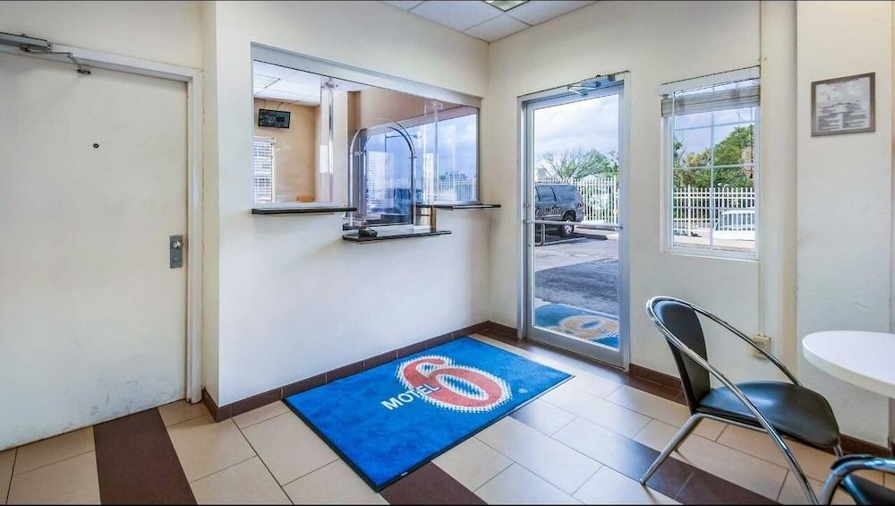 Motel 6-Washington, Dc - Convention Center Bagian luar foto