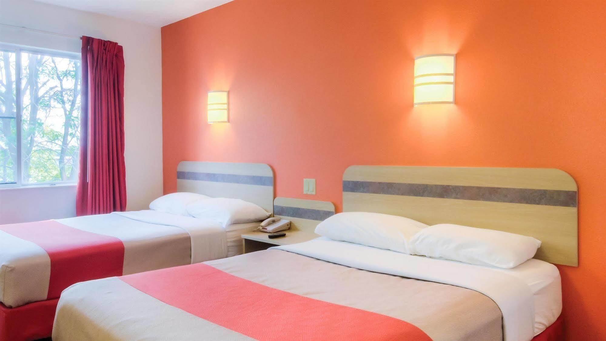 Motel 6-Washington, Dc - Convention Center Bagian luar foto
