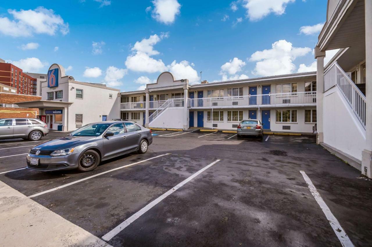 Motel 6-Washington, Dc - Convention Center Bagian luar foto