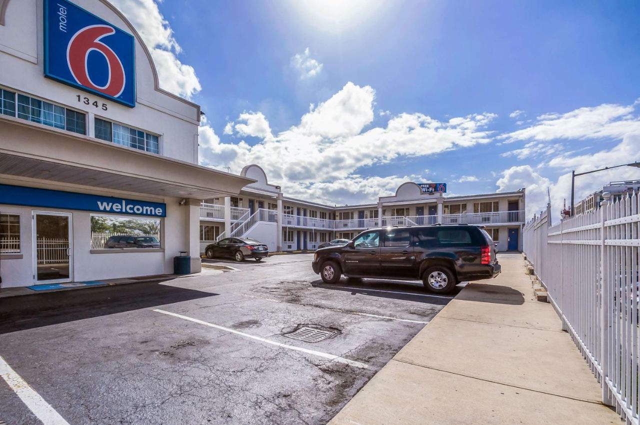 Motel 6-Washington, Dc - Convention Center Bagian luar foto