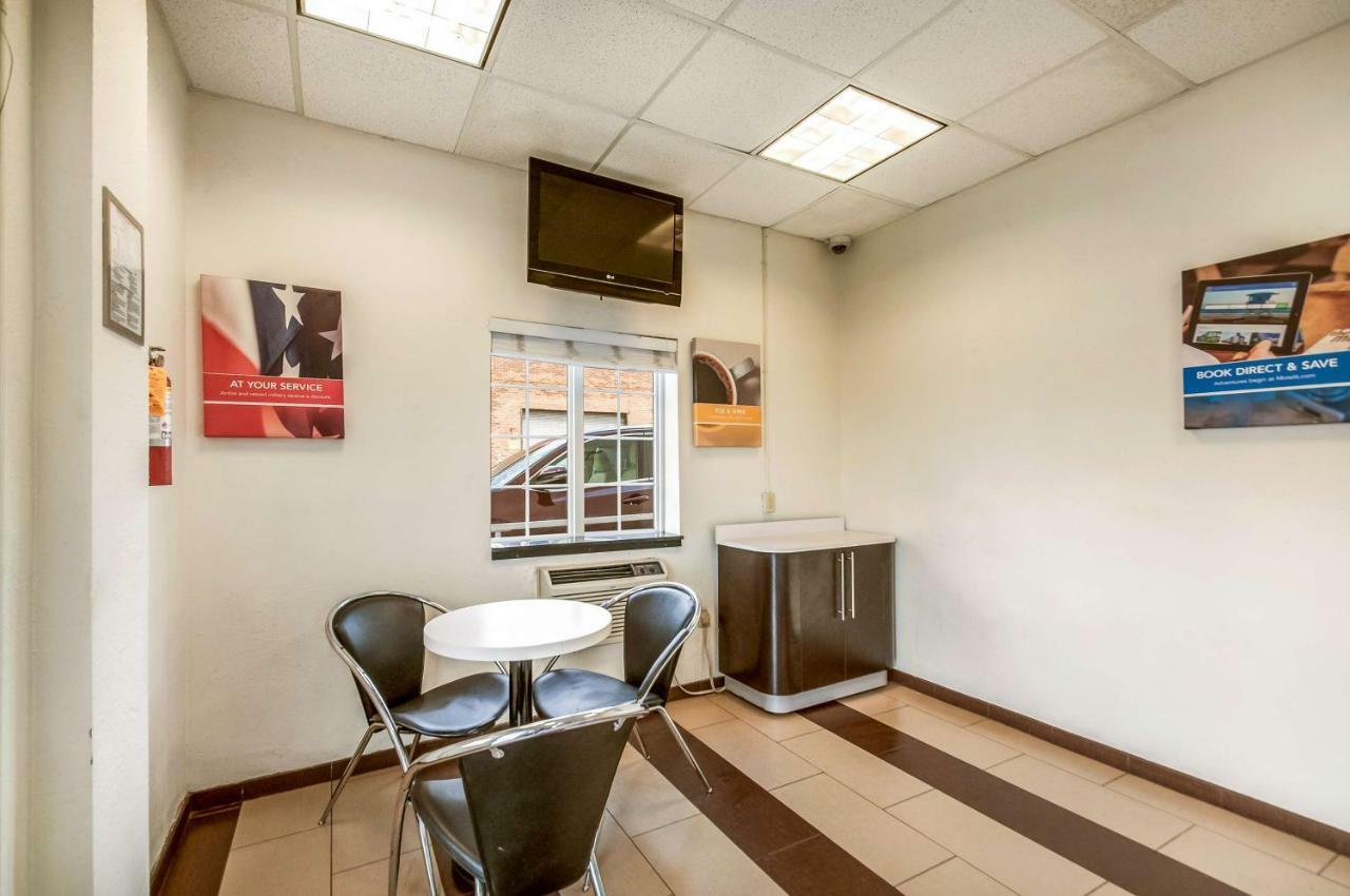 Motel 6-Washington, Dc - Convention Center Bagian luar foto